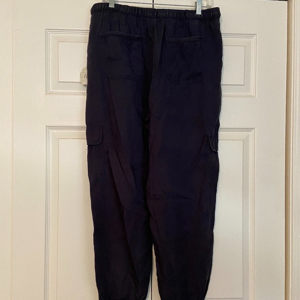 Knox Rose Black Iris pants  L